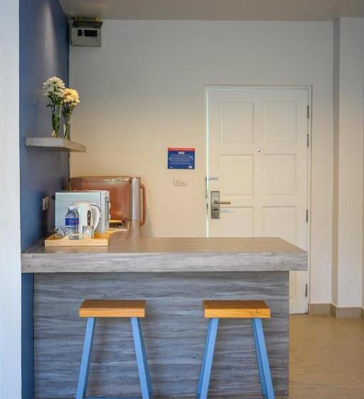 Maikhao Hotel, Phuket