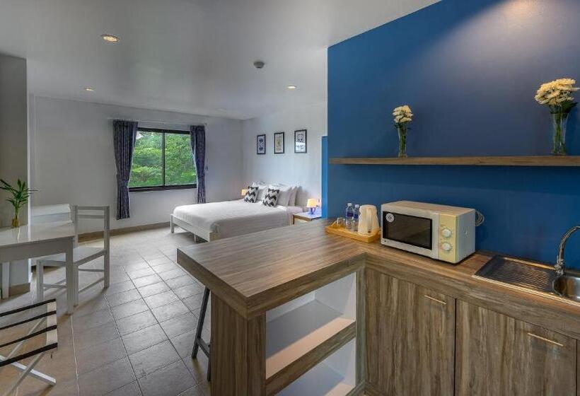 Maikhao Hotel, Phuket