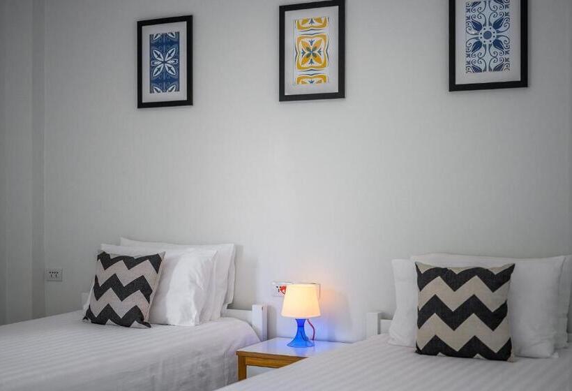 Maikhao Hotel, Phuket