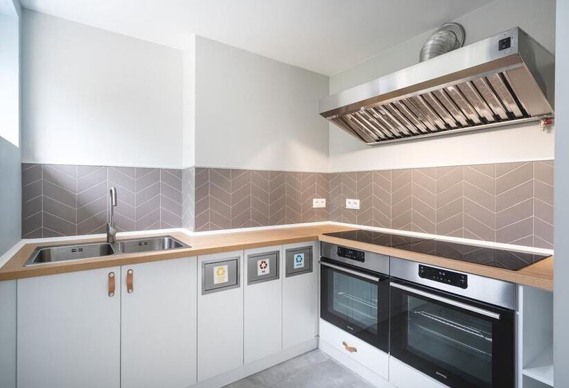 ユースホステル Halo Hel