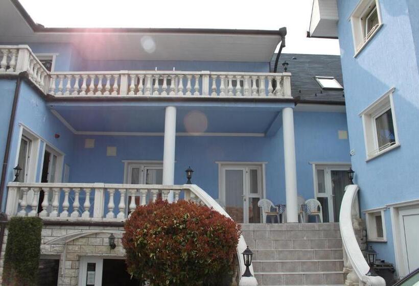 Blue Villa Appartement House