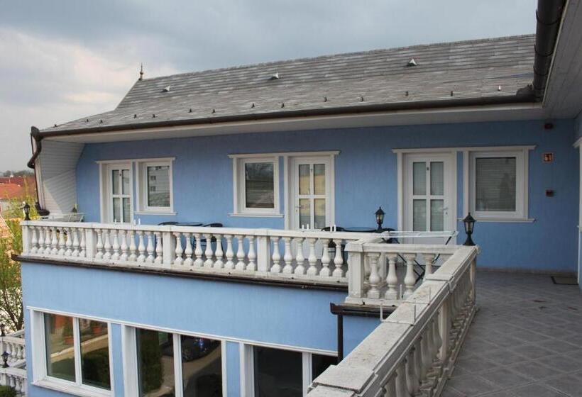 Blue Villa Appartement House