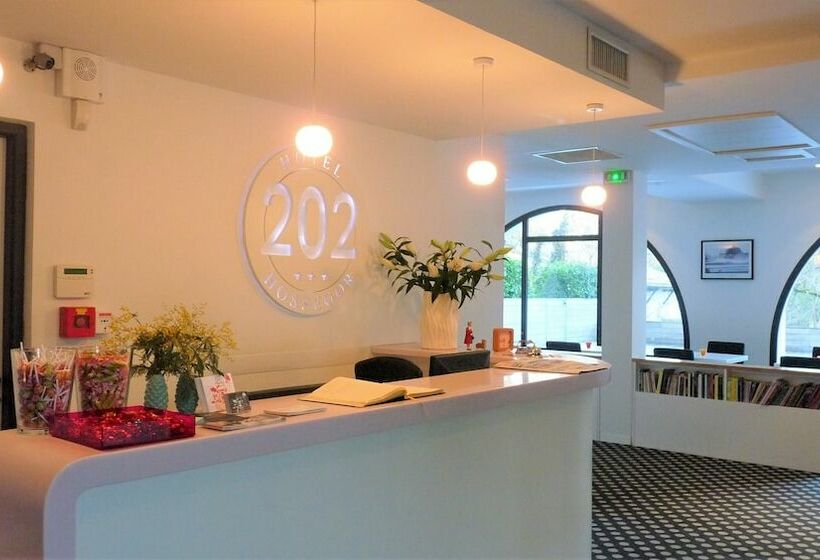 فندق 202