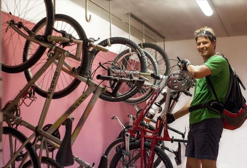 ホテル Agritur La Cort