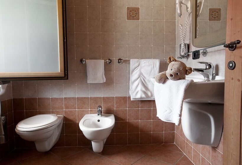 ホテル Agritur La Cort