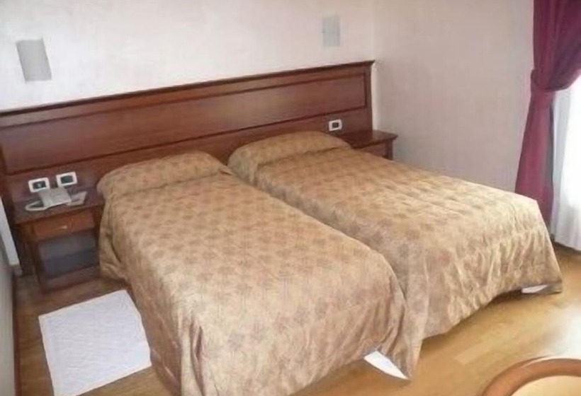 فندق Albergo Ristorante Campanile Azzurro