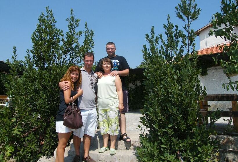 בית מלון כפרי Assos Terrace