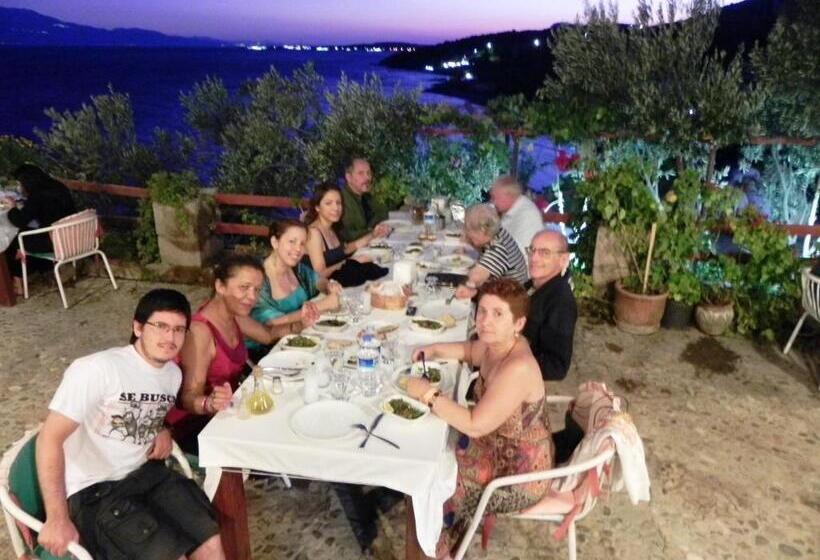 בית מלון כפרי Assos Terrace