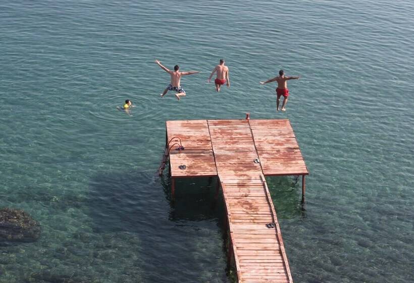 בית מלון כפרי Assos Terrace