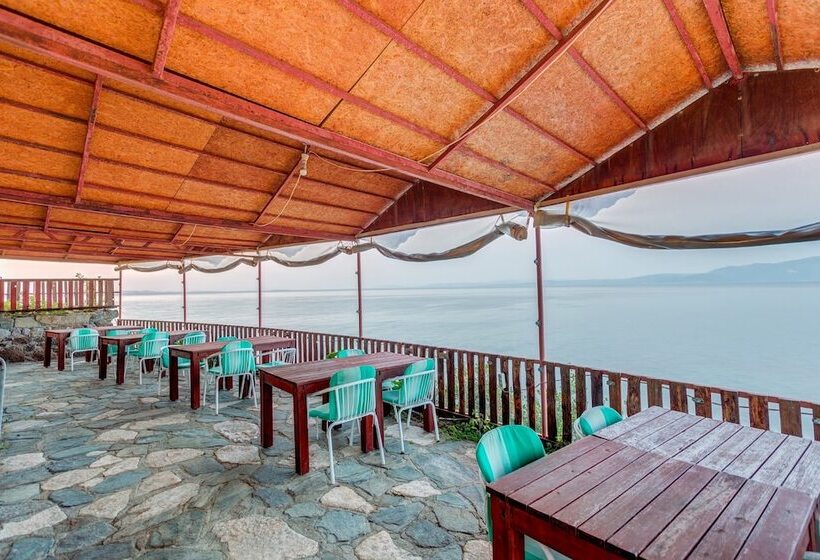 בית מלון כפרי Assos Terrace