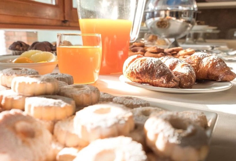 בית מלון כפרי Astoria