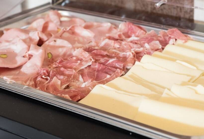 בית מלון כפרי Astoria