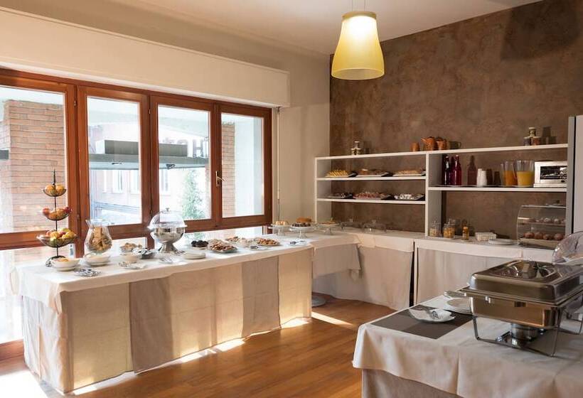 בית מלון כפרי Astoria