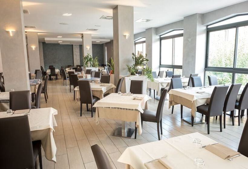 בית מלון כפרי Astoria