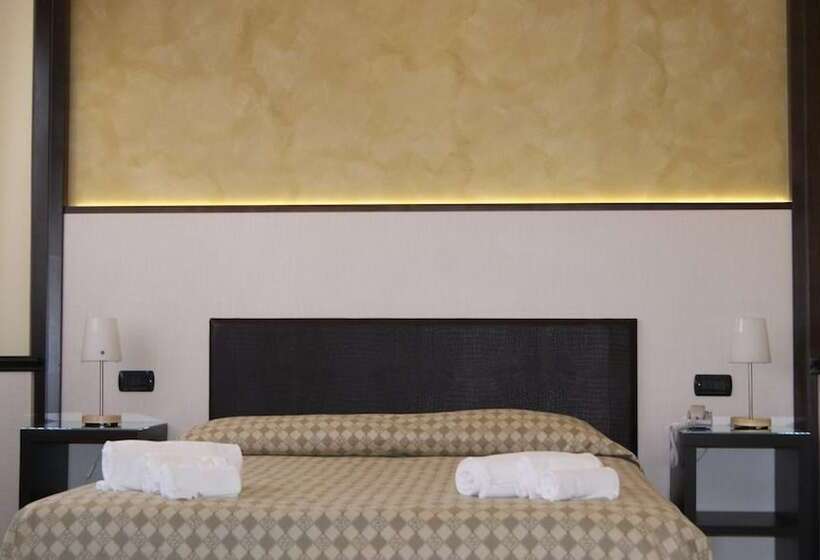 בית מלון כפרי Astoria