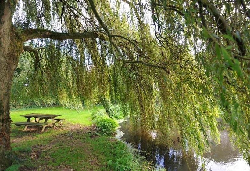 فندق Logis Auberge De Keralloret
