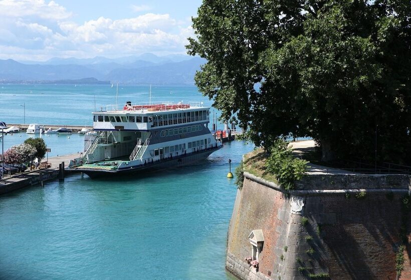 Отель Bell Arrivo By Dori