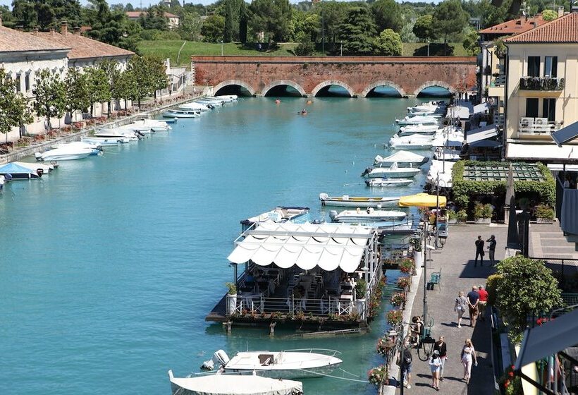 Отель Bell Arrivo By Dori