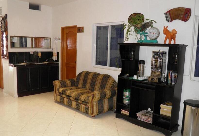 ホテル Blanco Mar