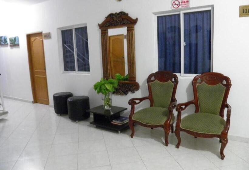 ホテル Blanco Mar