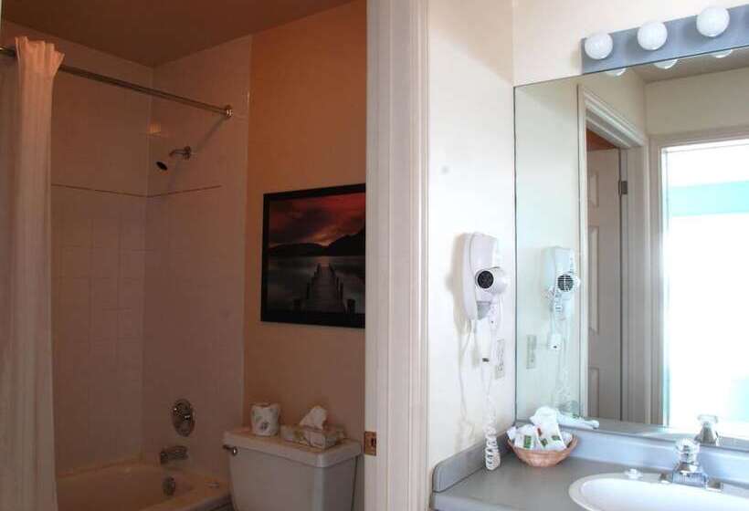 فندق Brigantine Inn & Suites