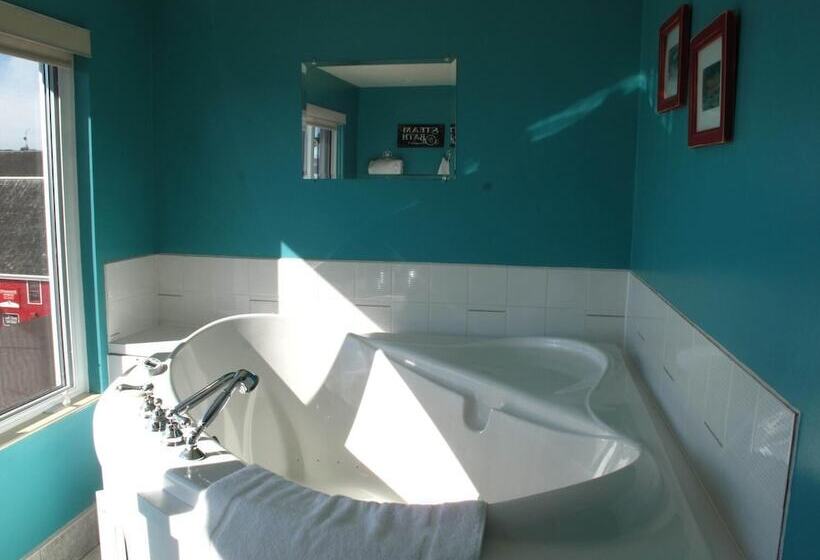 فندق Brigantine Inn & Suites