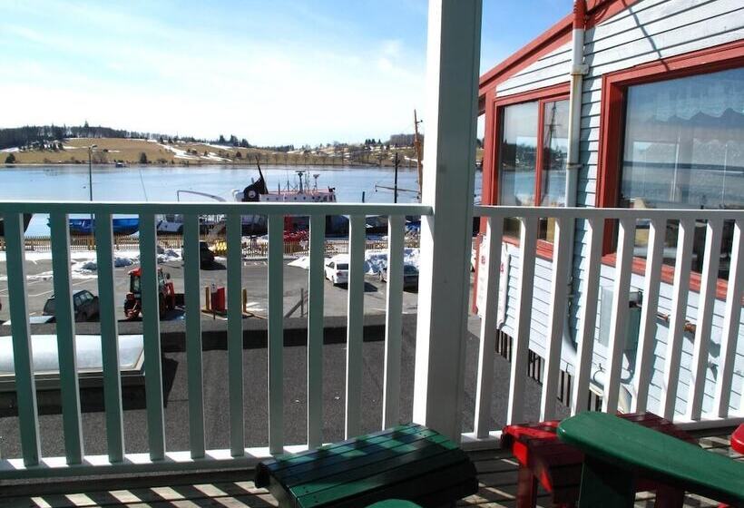 فندق Brigantine Inn & Suites