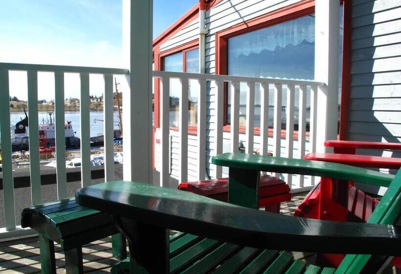 فندق Brigantine Inn & Suites