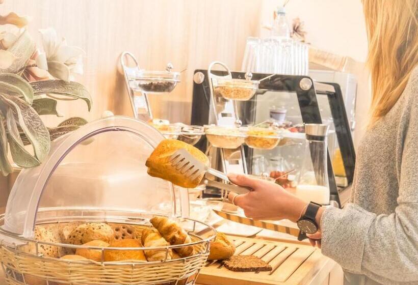 בית מלון כפרי Carlton Mayfair