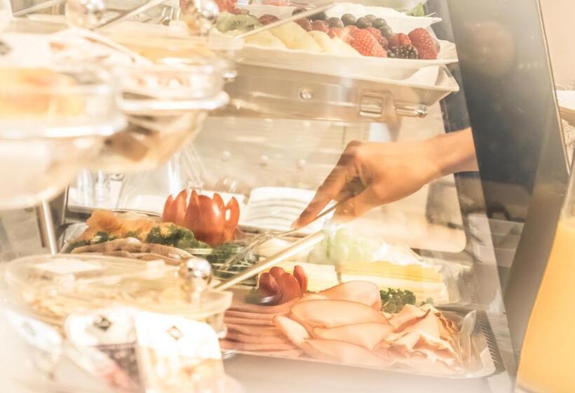 בית מלון כפרי Carlton Mayfair