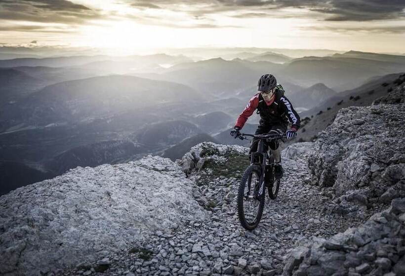 فندق Chalethôtel La Chemenaz, The Originals Relais