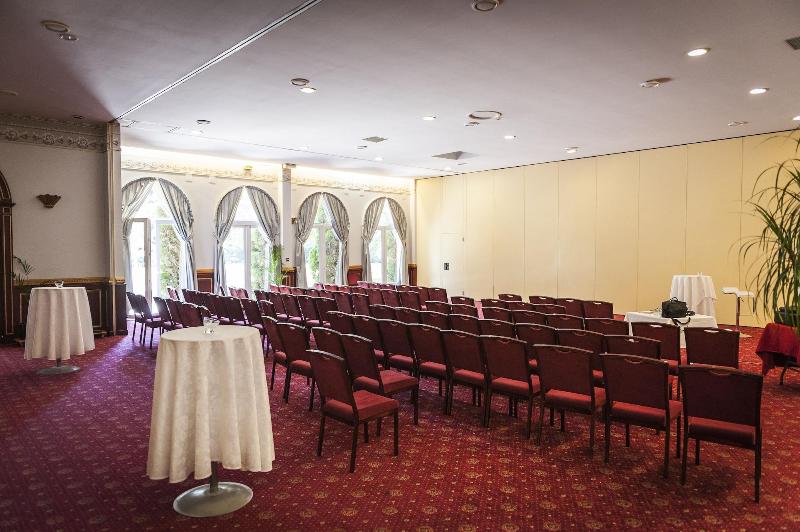 בית מלון כפרי Chateau D Apigne Rennes