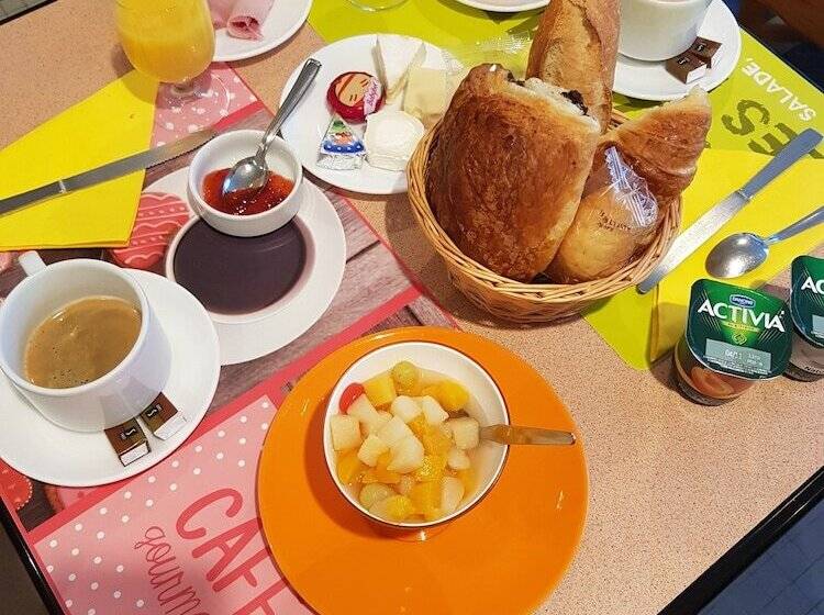 Отель Christina