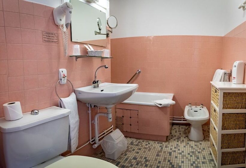 Отель Christina