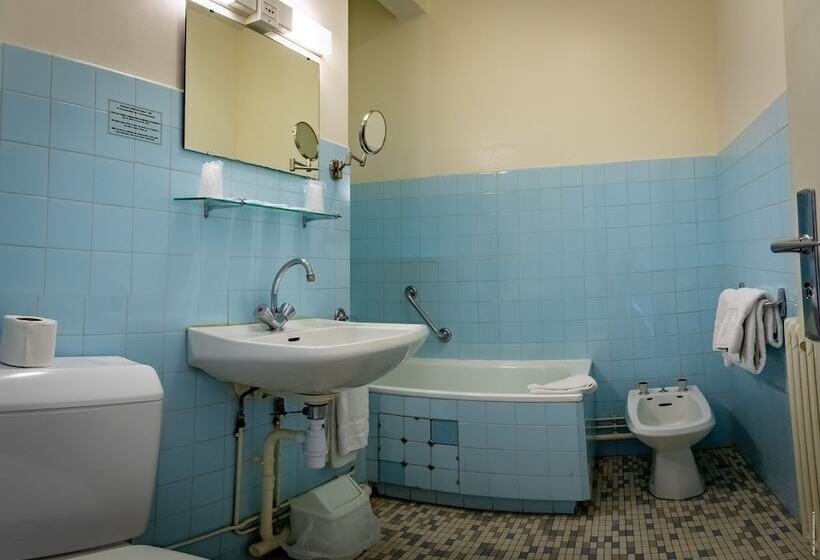 Отель Christina