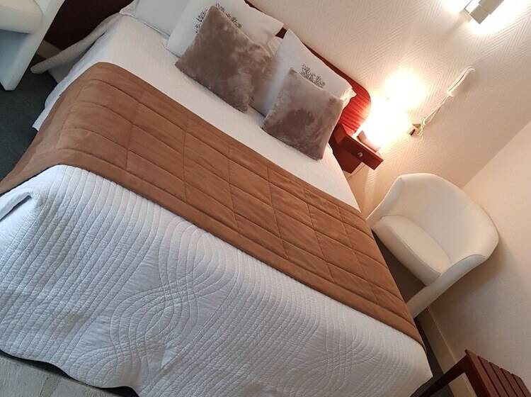 Отель Christina