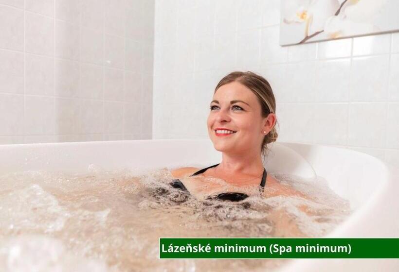 فندق Complex Curie