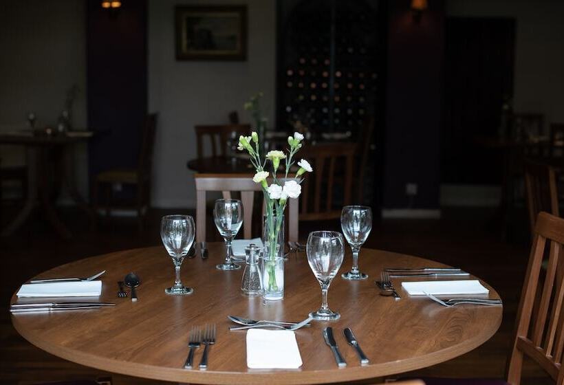 Corinium Hotel & Restaurant