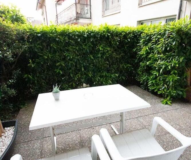 Отель De La Vieille Tour