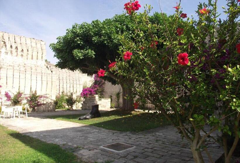 בית מלון כפרי Delle Cave