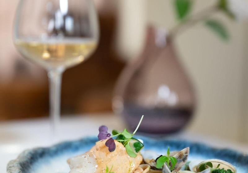 Отель Domaine Et Golf De Vaugouard  La Maison Younan