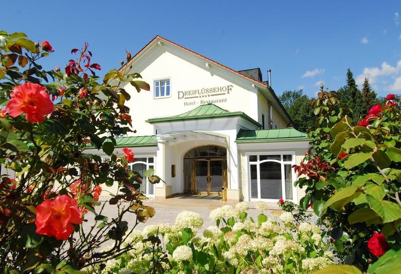هتل Dreiflüssehof
