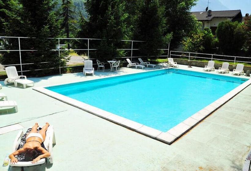 בית מלון כפרי Dujany