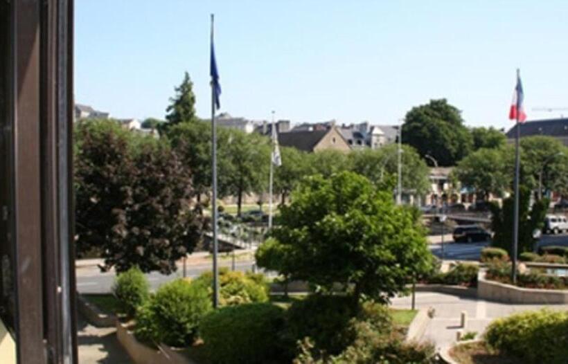 בית מלון כפרי Hôtel Dupleix   Hyper Centre   Parking Et Garage Gratuit