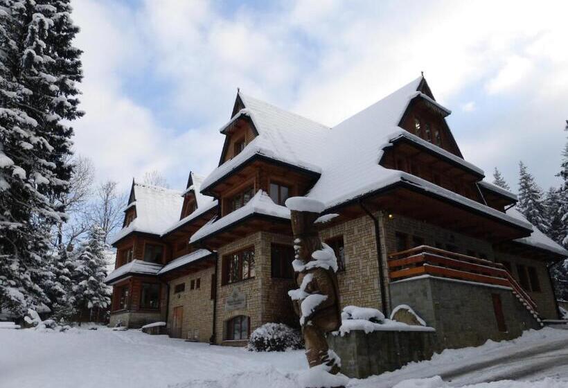 هتل Dwor Karolowka