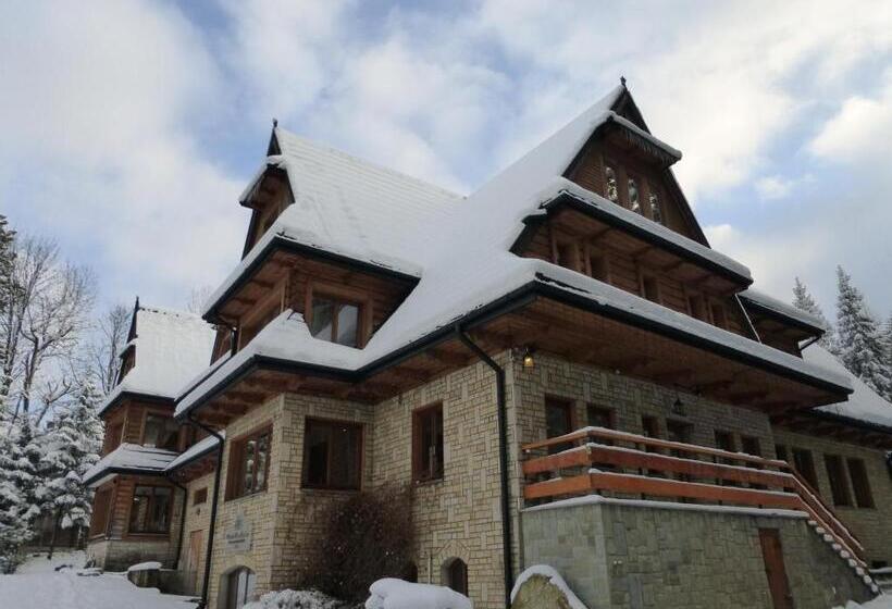 هتل Dwor Karolowka