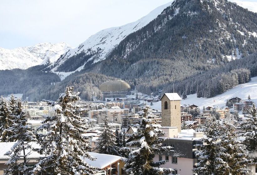 Отель Edelweiss