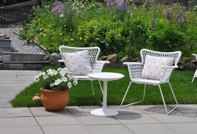 Отель Edelweiss