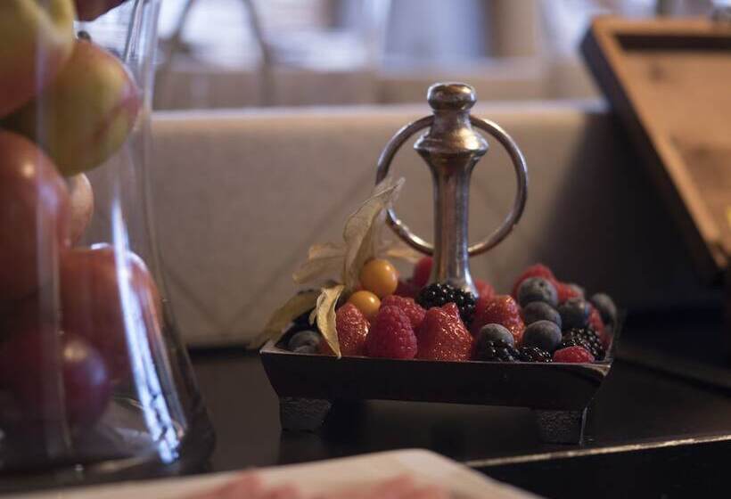 Отель Edelweiss