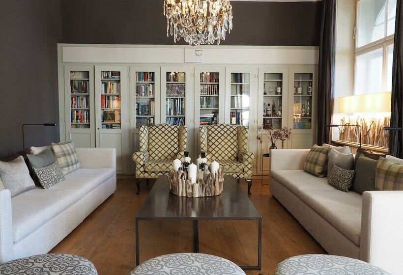 Отель Edelweiss